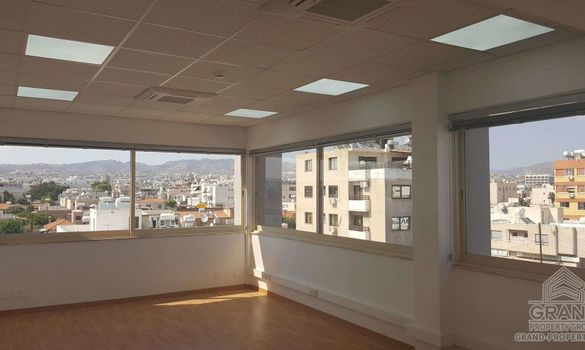 230 m2 - 6457 - photo-4