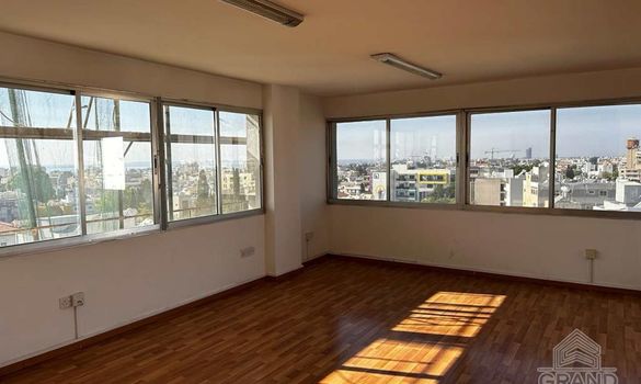 222 m2 - 7770 - photo-1