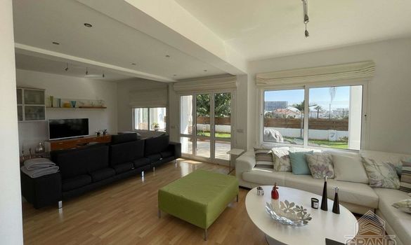 380 m2 - 7941 - photo-4
