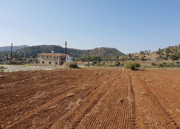  Land in Larnaca