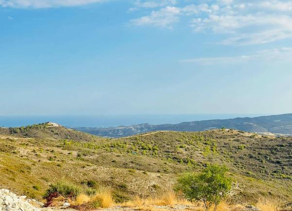  Land in Larnaca
