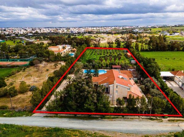  Land in Nicosia