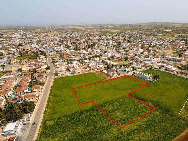  Land in Larnaca