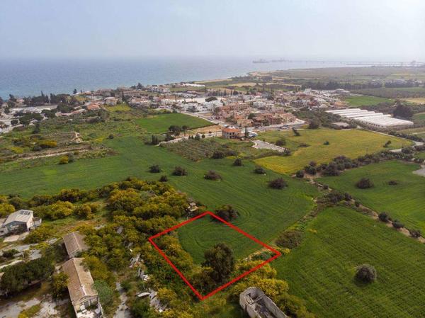  Land in Larnaca