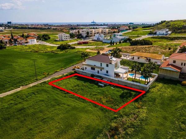 Land in Larnaca
