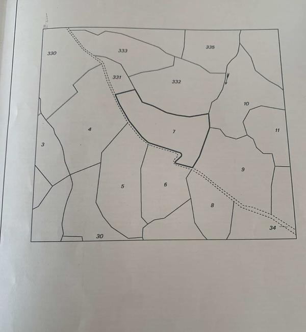  Land in Polis