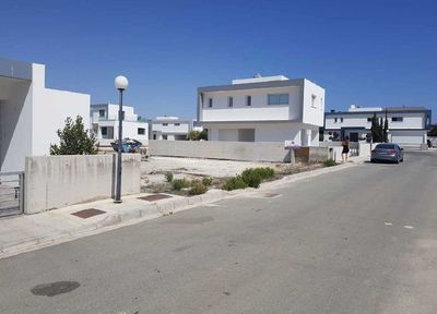  Land in Larnaca