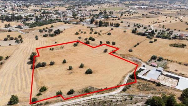  Land in Larnaca