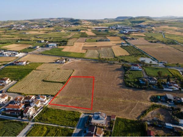  Land in Larnaca