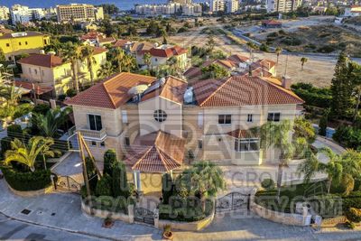 575.00 m2 - 2880